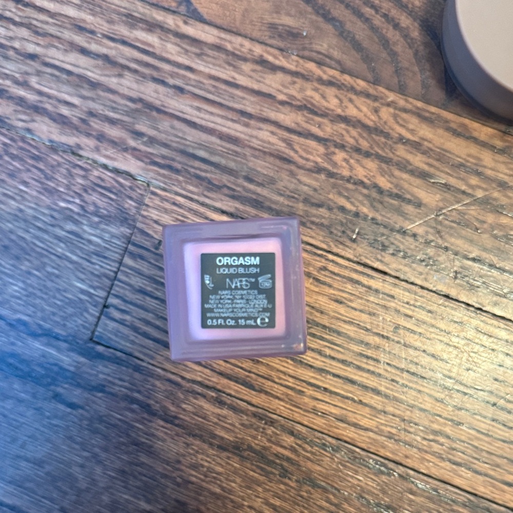 NARS Soft Pink Blush - Picture 2 of 3